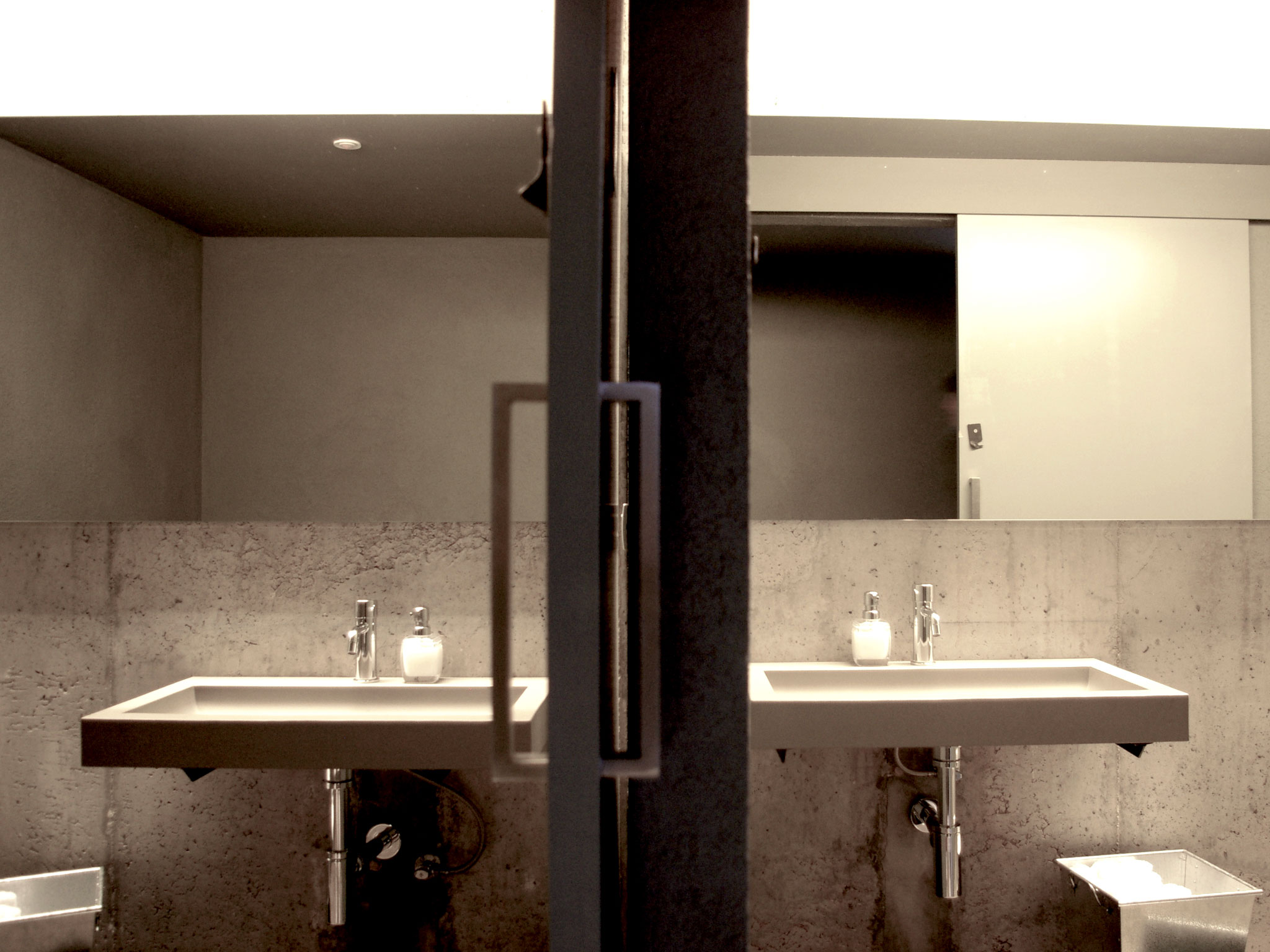 Rehabilitació Hotel Rural - lavabo | DuesArquitectes